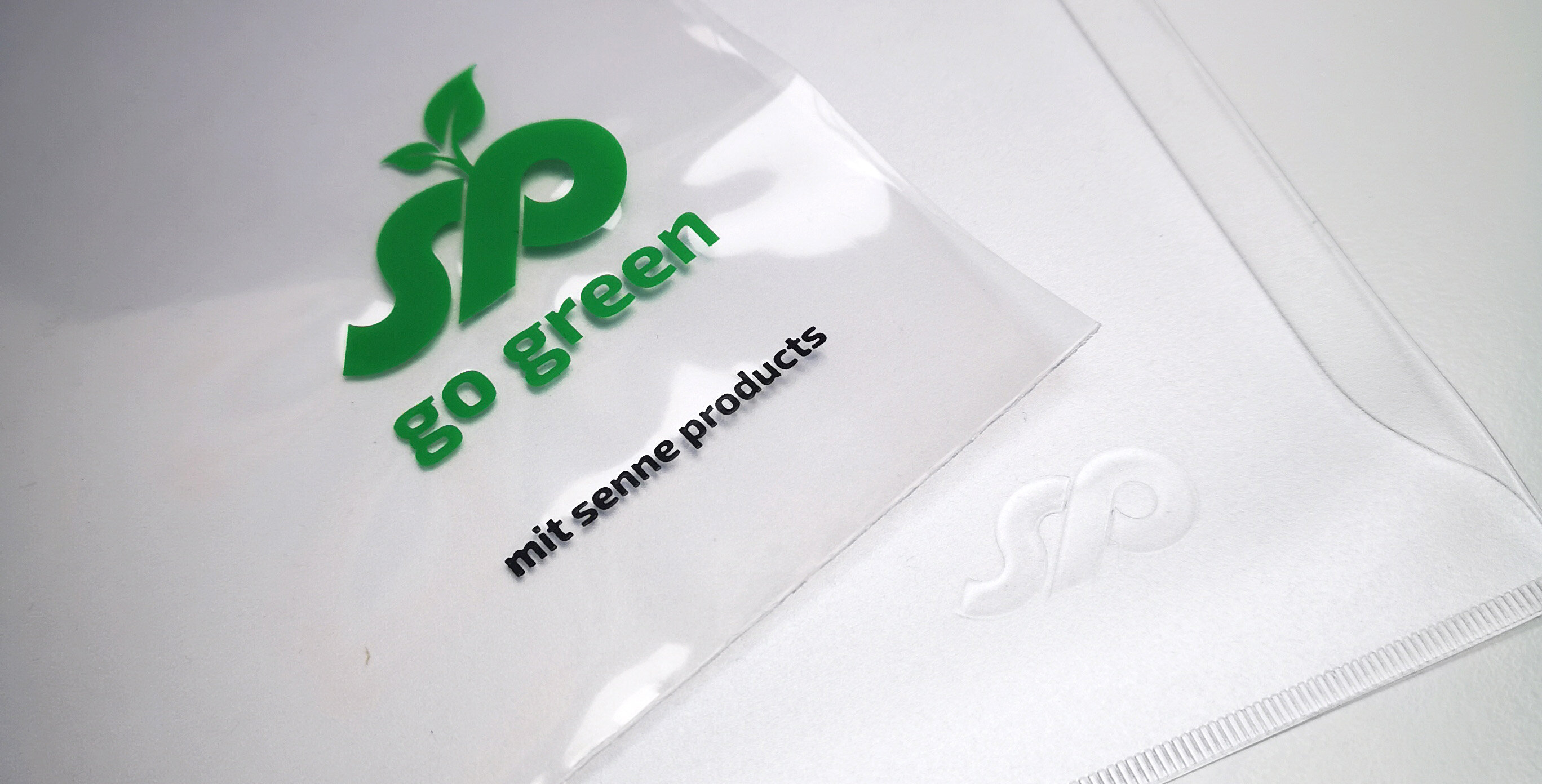 Hüllen mit Blindprägung und zweifarbiger Prägung